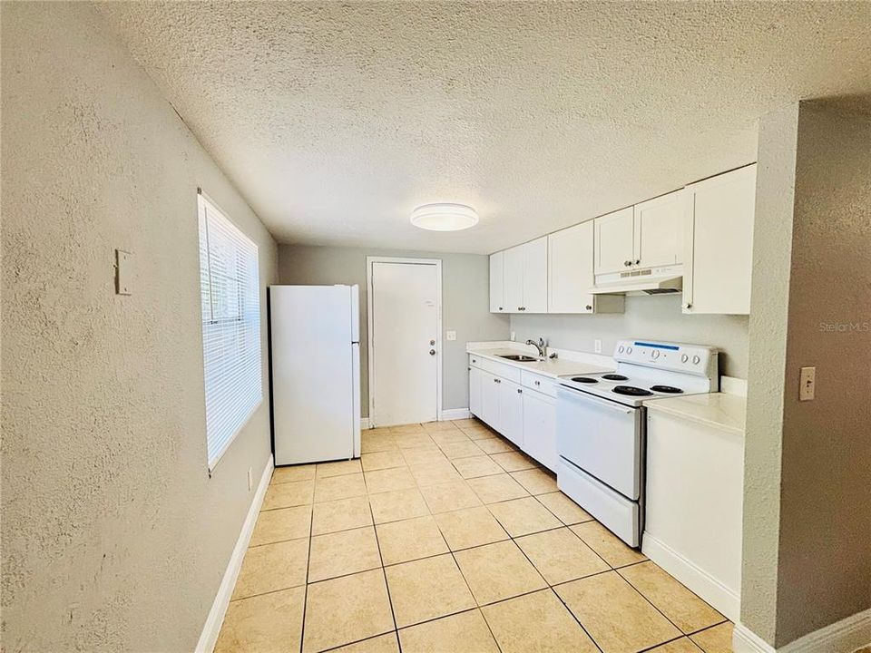 В аренду: $1,400 (2 спален, 1 ванн, 750 Квадратных фут)