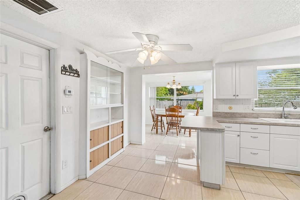 For Sale: $245,000 (3 beds, 2 baths, 1148 Square Feet)