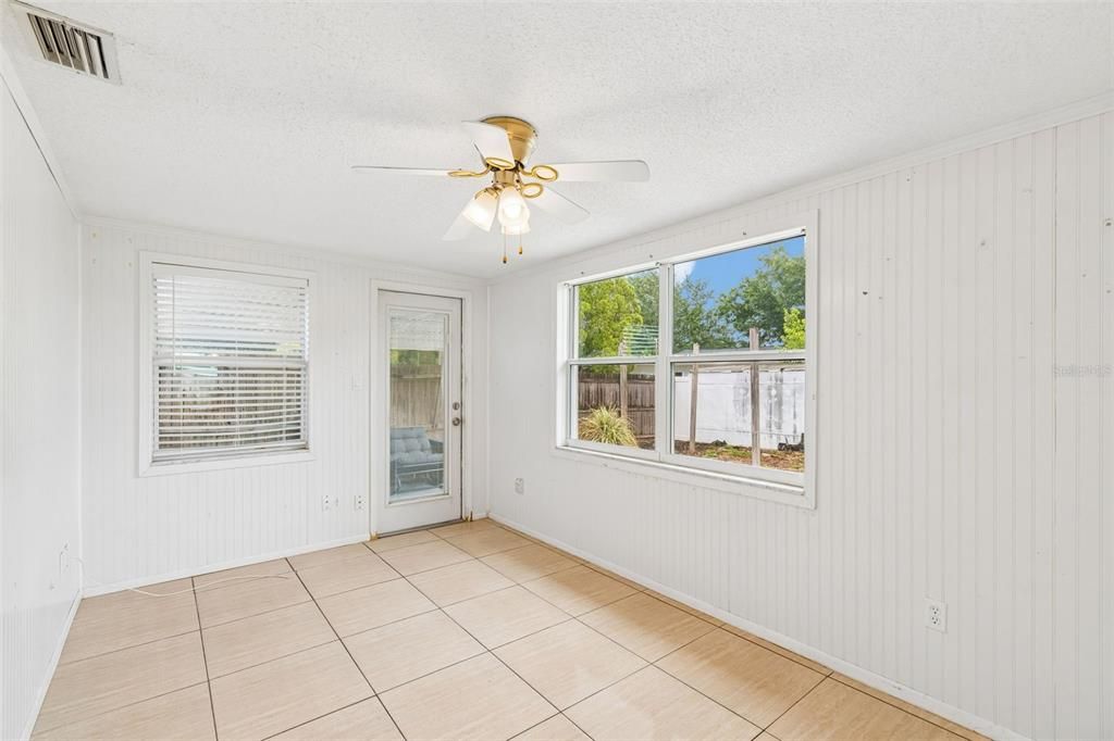 For Sale: $245,000 (3 beds, 2 baths, 1148 Square Feet)