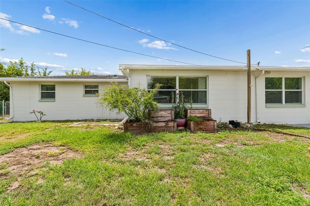 For Sale: $245,000 (3 beds, 2 baths, 1148 Square Feet)
