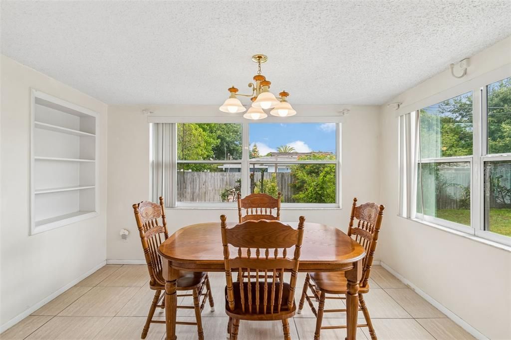 For Sale: $245,000 (3 beds, 2 baths, 1148 Square Feet)