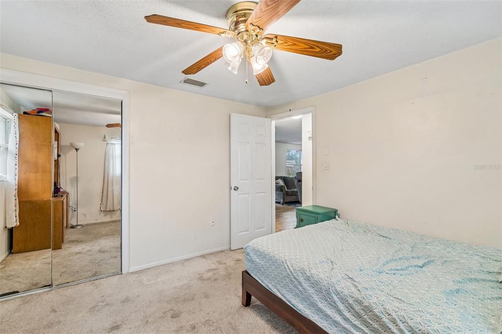 For Sale: $245,000 (3 beds, 2 baths, 1148 Square Feet)
