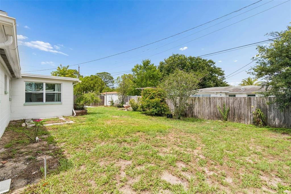 For Sale: $245,000 (3 beds, 2 baths, 1148 Square Feet)