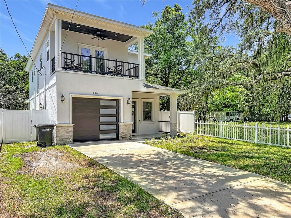 For Sale: $759,900 (3 beds, 2 baths, 2164 Square Feet)