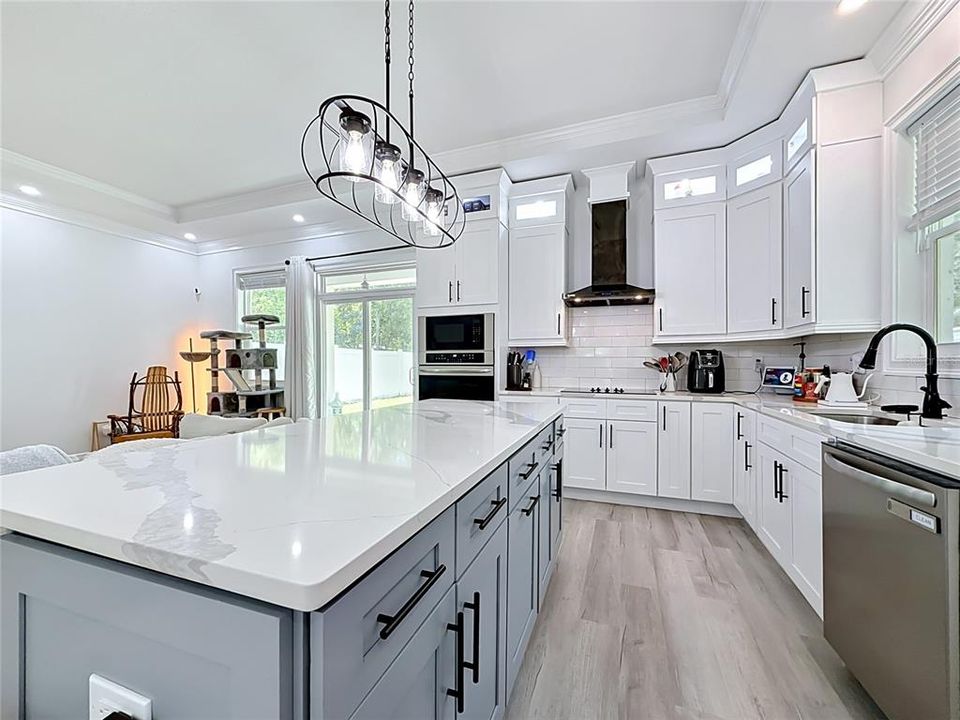For Sale: $759,900 (3 beds, 2 baths, 2164 Square Feet)