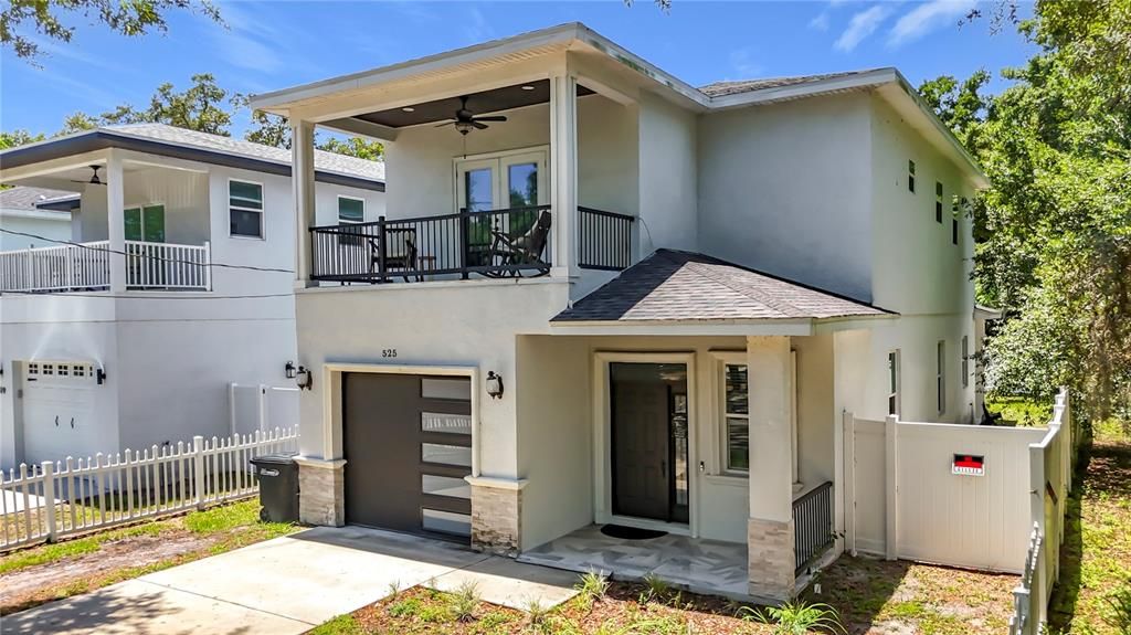 For Sale: $759,900 (3 beds, 2 baths, 2164 Square Feet)