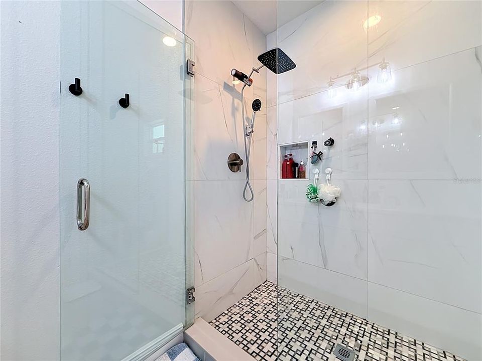 For Sale: $759,900 (3 beds, 2 baths, 2164 Square Feet)
