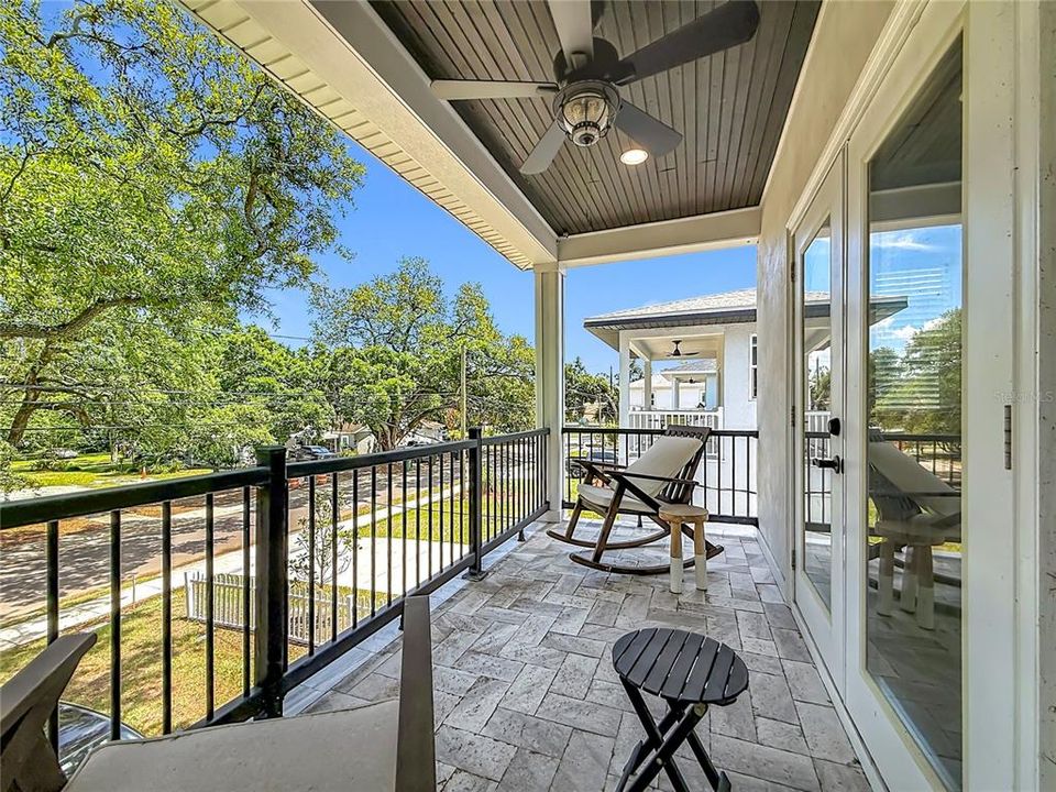 For Sale: $759,900 (3 beds, 2 baths, 2164 Square Feet)