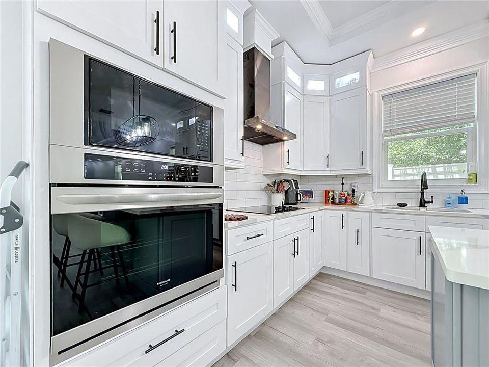 For Sale: $759,900 (3 beds, 2 baths, 2164 Square Feet)