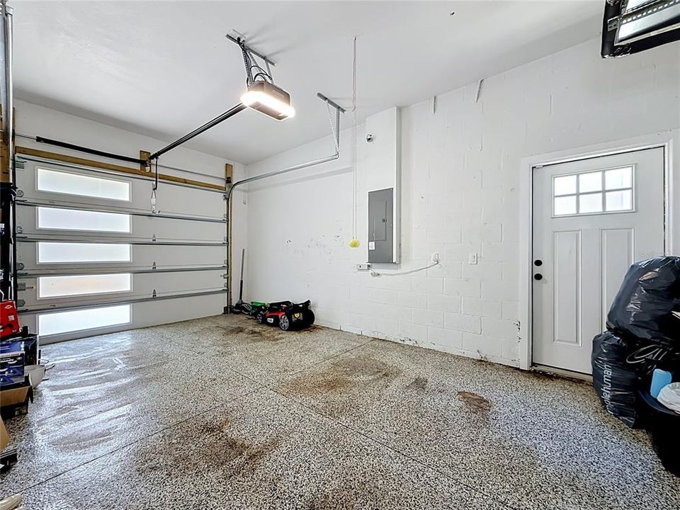 For Sale: $759,900 (3 beds, 2 baths, 2164 Square Feet)