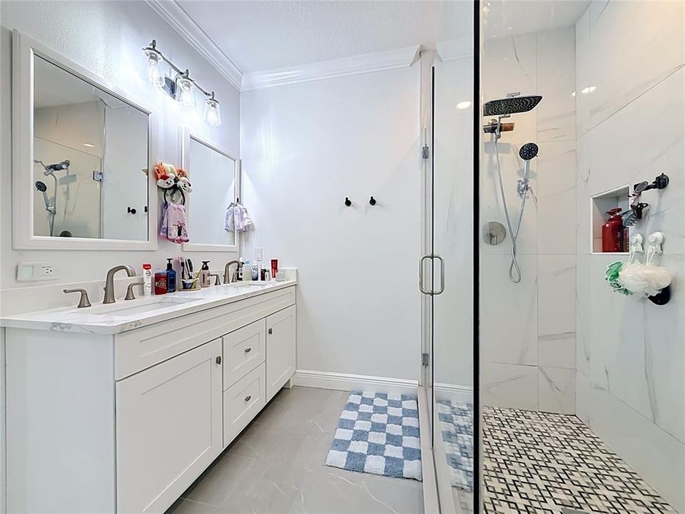For Sale: $759,900 (3 beds, 2 baths, 2164 Square Feet)