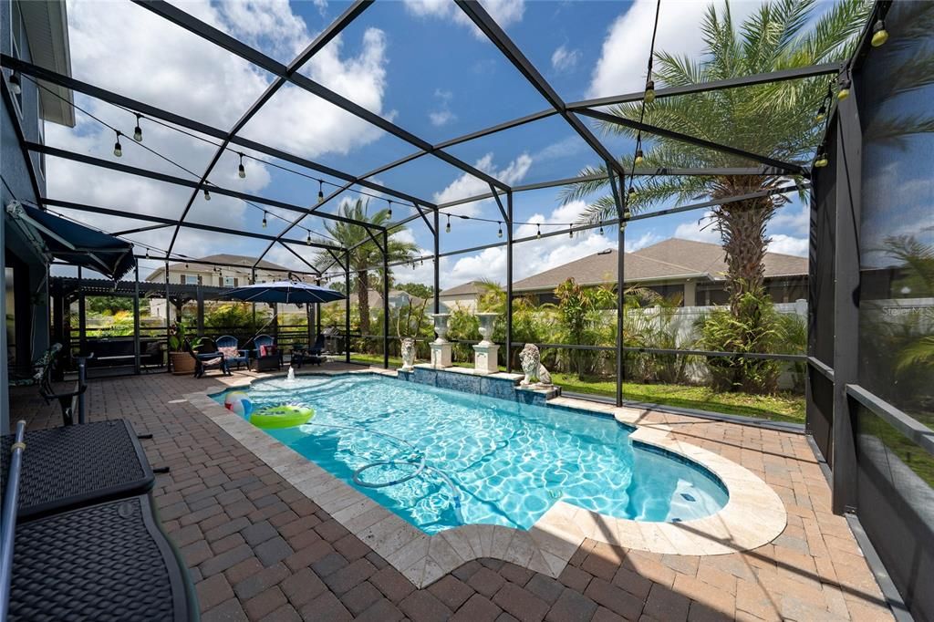 For Sale: $699,900 (5 beds, 4 baths, 3530 Square Feet)
