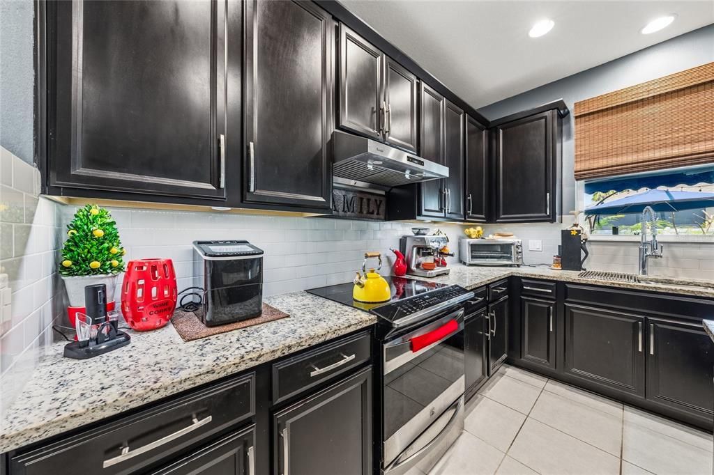 For Sale: $699,900 (5 beds, 4 baths, 3530 Square Feet)
