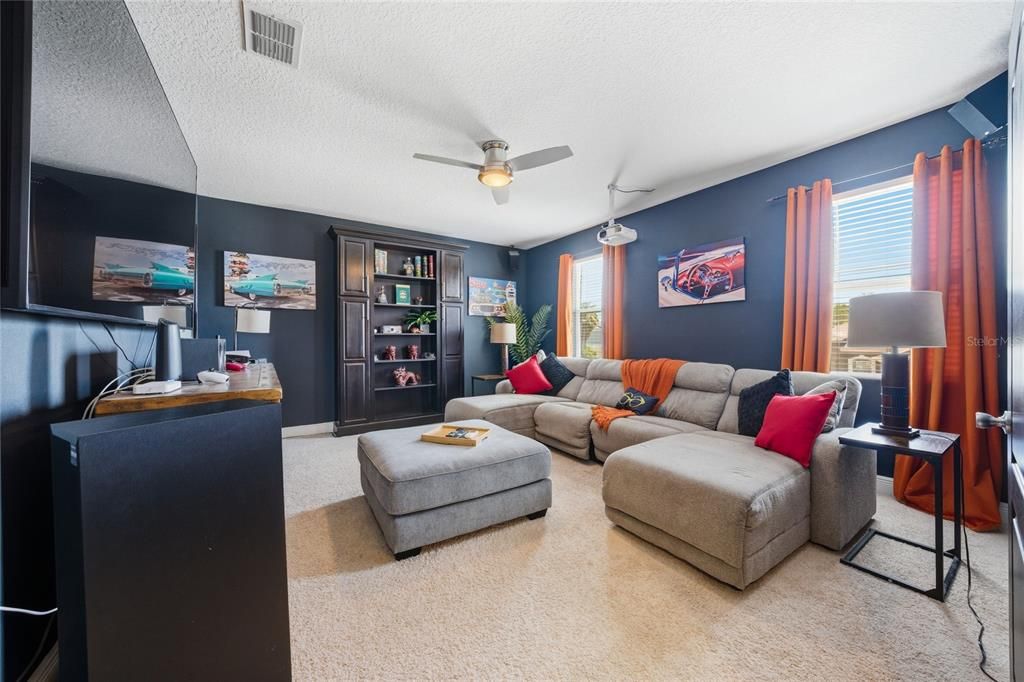 For Sale: $699,900 (5 beds, 4 baths, 3530 Square Feet)