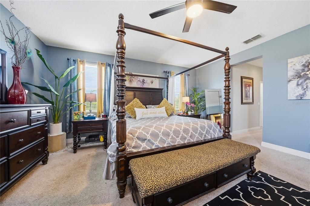 For Sale: $699,900 (5 beds, 4 baths, 3530 Square Feet)