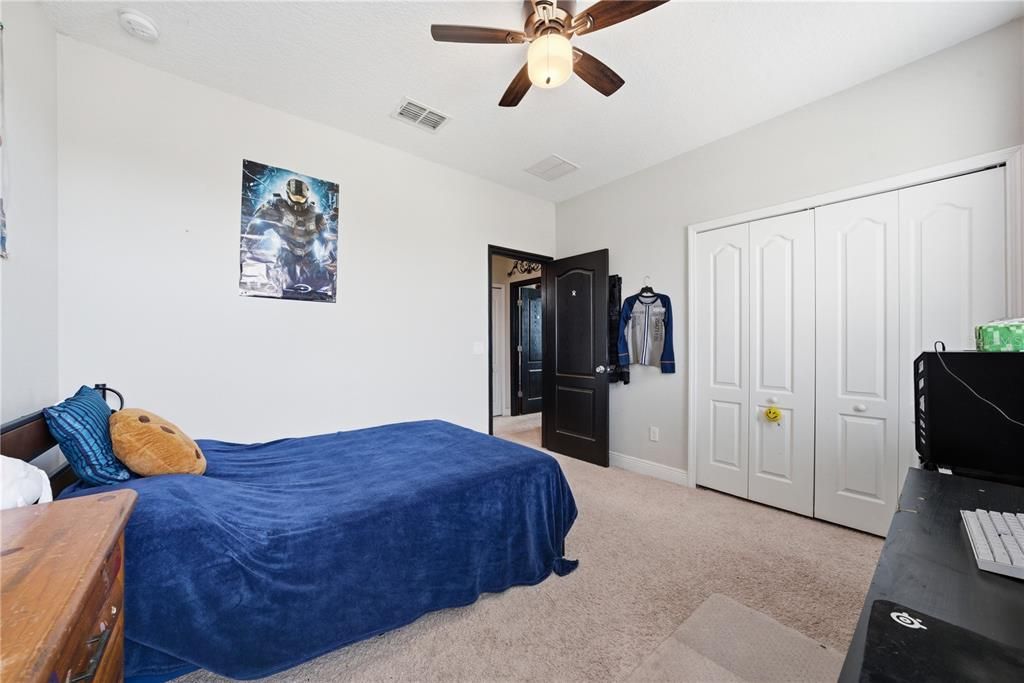 For Sale: $699,900 (5 beds, 4 baths, 3530 Square Feet)