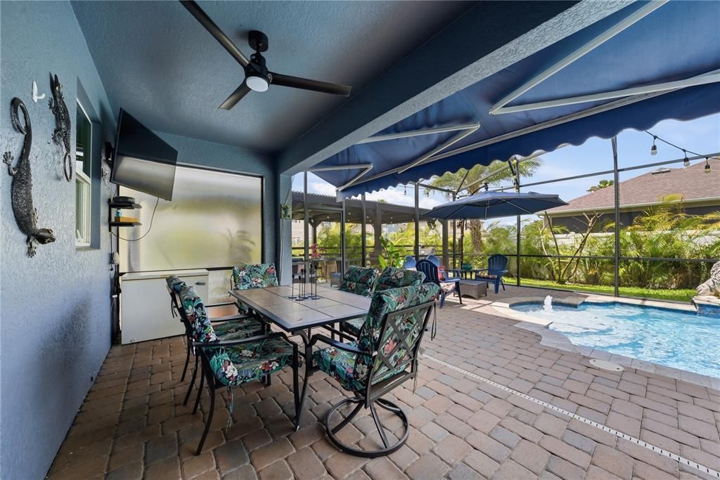 For Sale: $699,900 (5 beds, 4 baths, 3530 Square Feet)