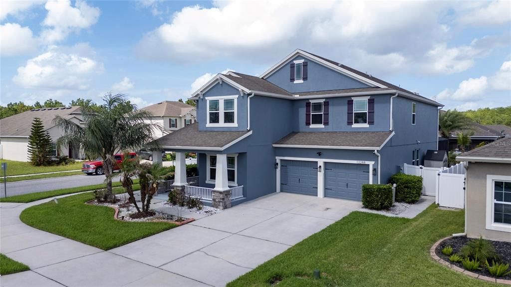 For Sale: $699,900 (5 beds, 4 baths, 3530 Square Feet)
