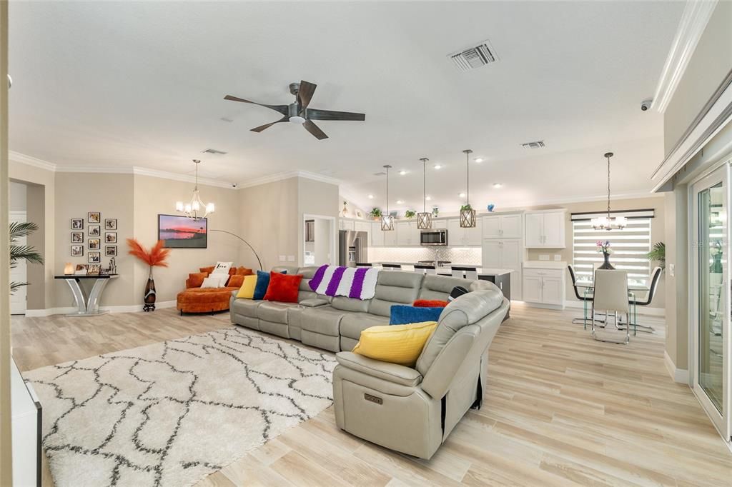 For Sale: $650,000 (3 beds, 2 baths, 1918 Square Feet)