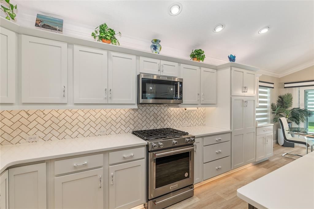 For Sale: $650,000 (3 beds, 2 baths, 1918 Square Feet)