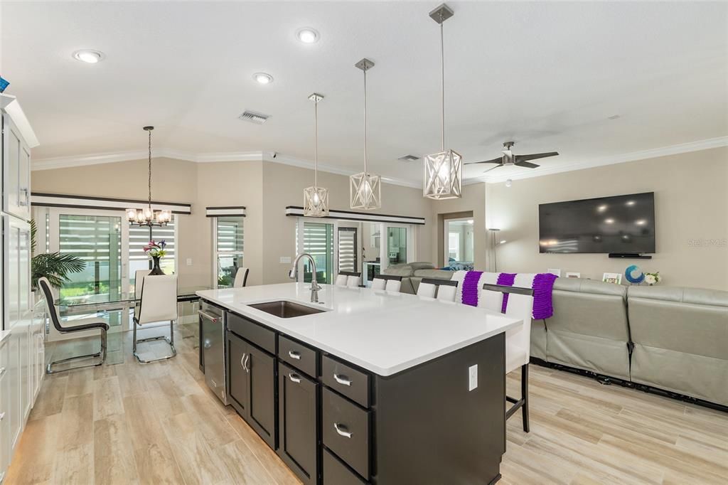 For Sale: $650,000 (3 beds, 2 baths, 1918 Square Feet)