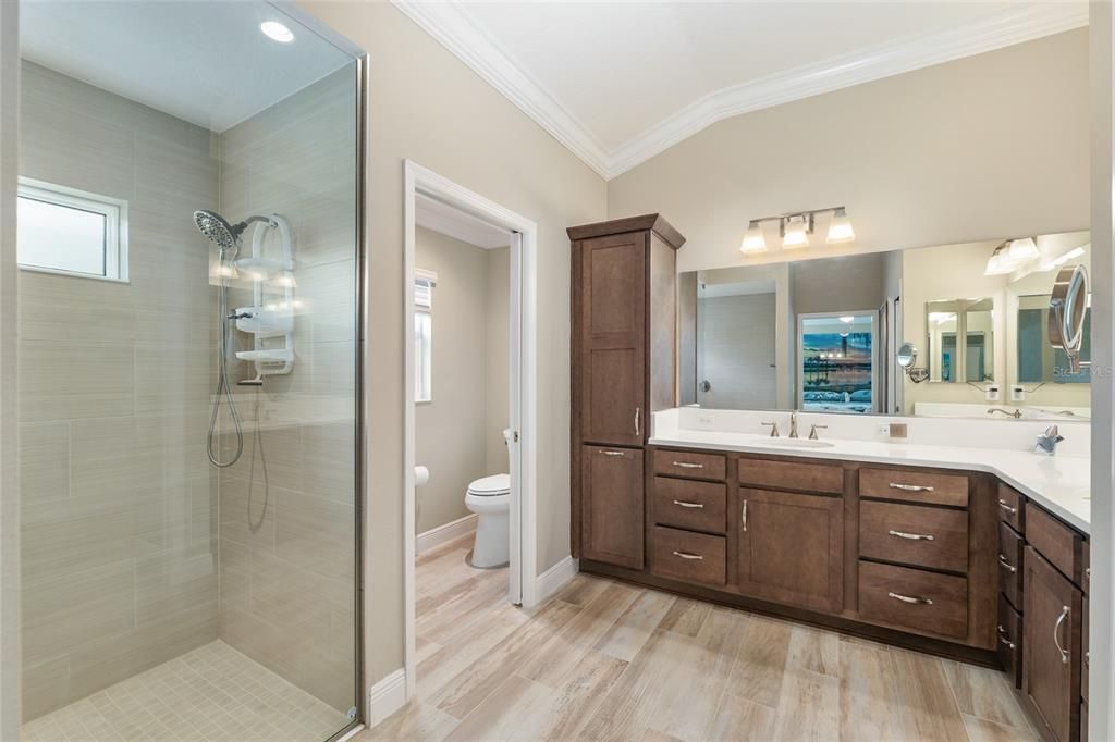 For Sale: $650,000 (3 beds, 2 baths, 1918 Square Feet)