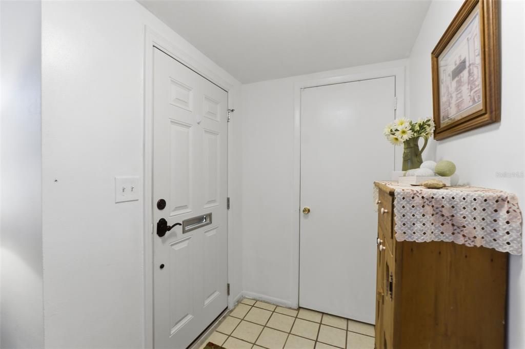 For Sale: $249,900 (2 beds, 2 baths, 1200 Square Feet)