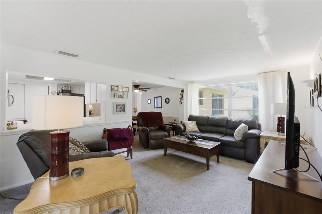 For Sale: $249,900 (2 beds, 2 baths, 1200 Square Feet)