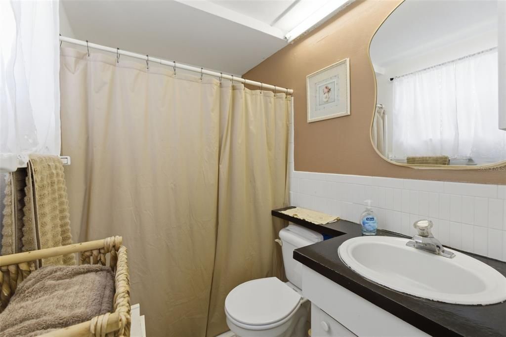 For Sale: $249,900 (2 beds, 2 baths, 1200 Square Feet)