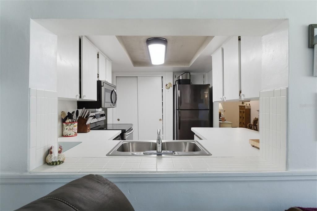 For Sale: $249,900 (2 beds, 2 baths, 1200 Square Feet)