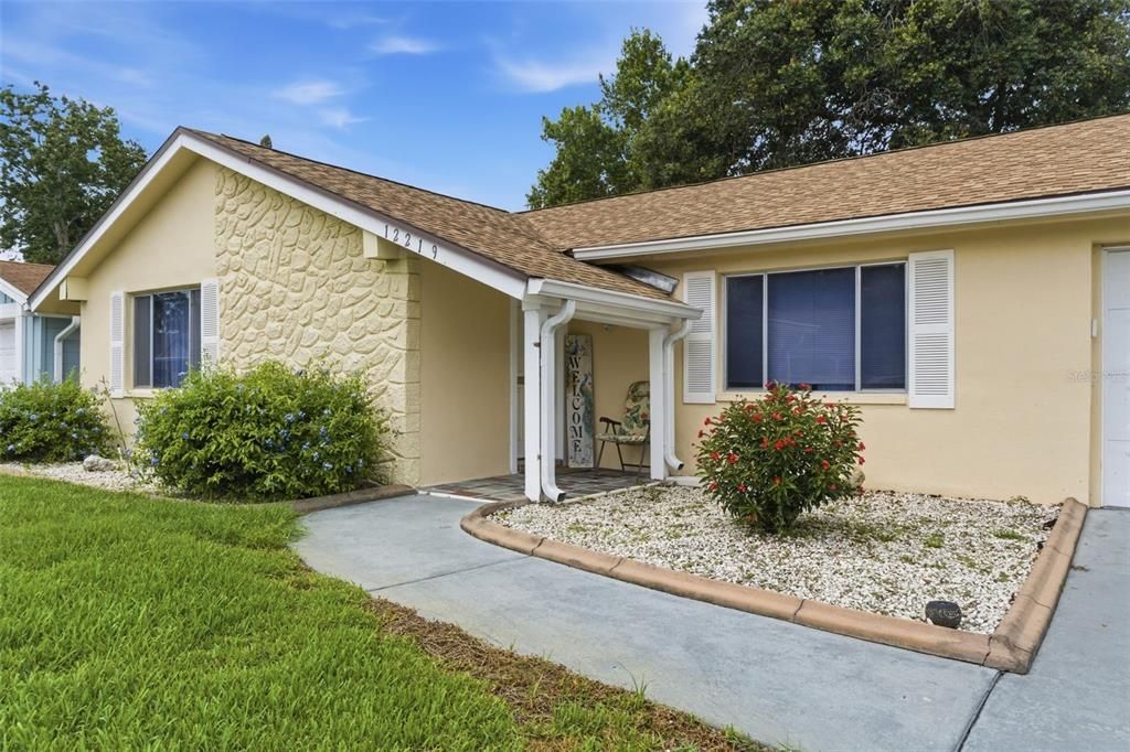 For Sale: $249,900 (2 beds, 2 baths, 1200 Square Feet)