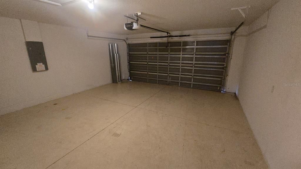 Activo con contrato: $269,000 (4 camas, 2 baños, 1788 Pies cuadrados)