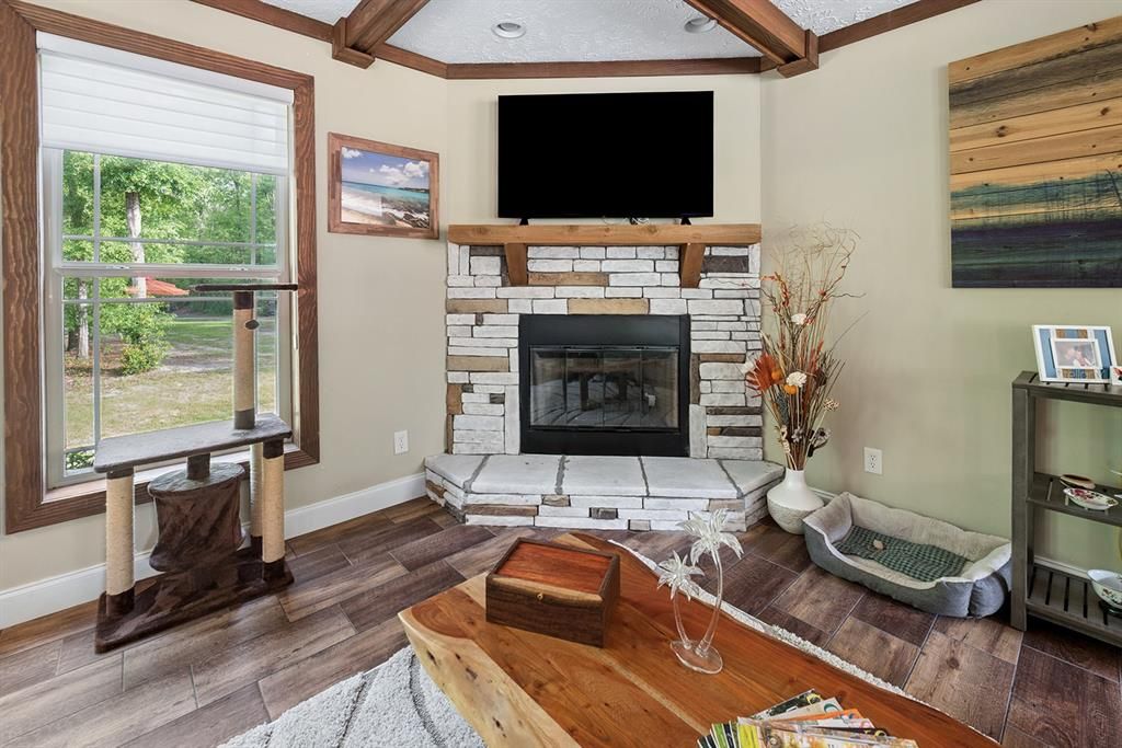 For Sale: $412,000 (3 beds, 2 baths, 1830 Square Feet)