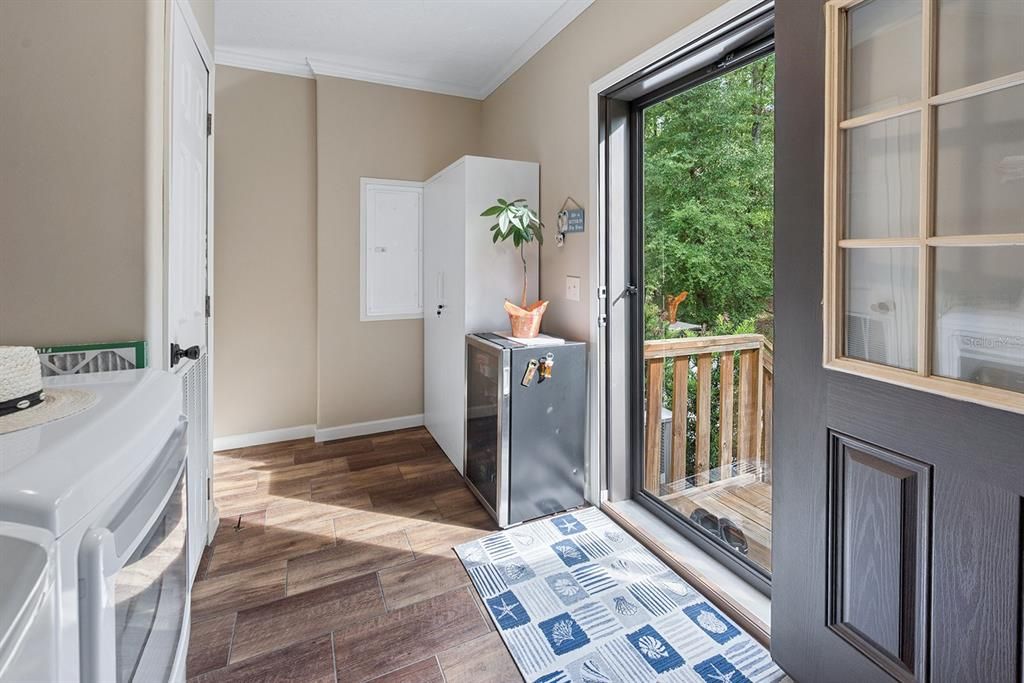 For Sale: $412,000 (3 beds, 2 baths, 1830 Square Feet)