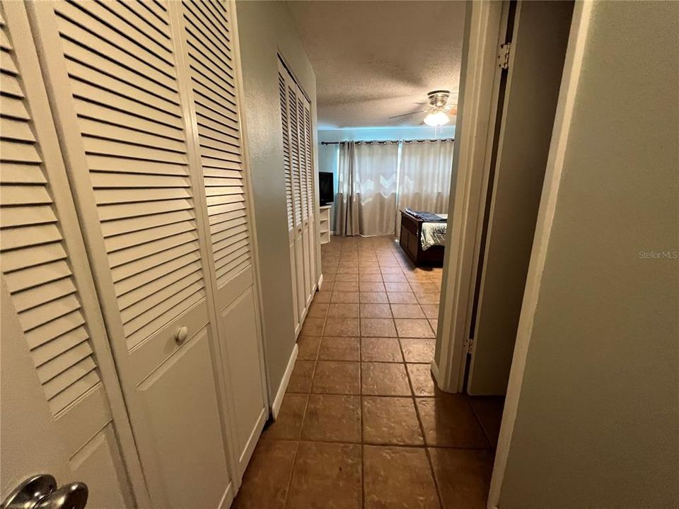 For Sale: $239,000 (2 beds, 2 baths, 1087 Square Feet)