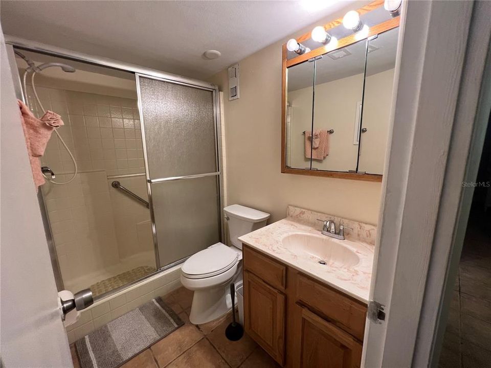 For Sale: $239,000 (2 beds, 2 baths, 1087 Square Feet)