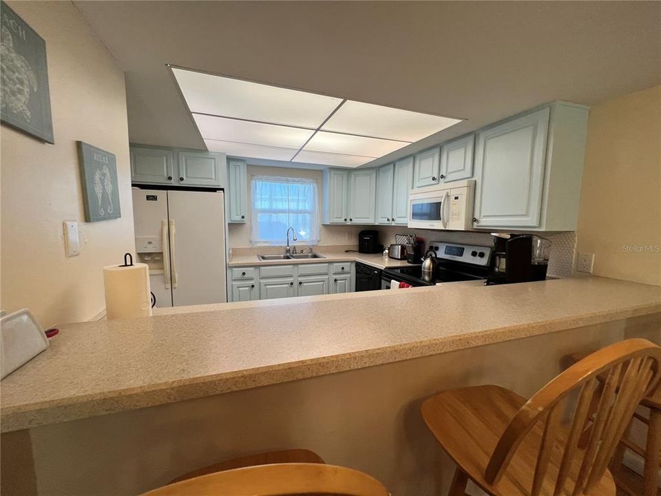 For Sale: $239,000 (2 beds, 2 baths, 1087 Square Feet)