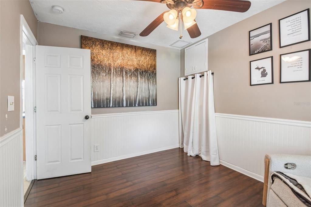 For Sale: $325,000 (2 beds, 2 baths, 816 Square Feet)