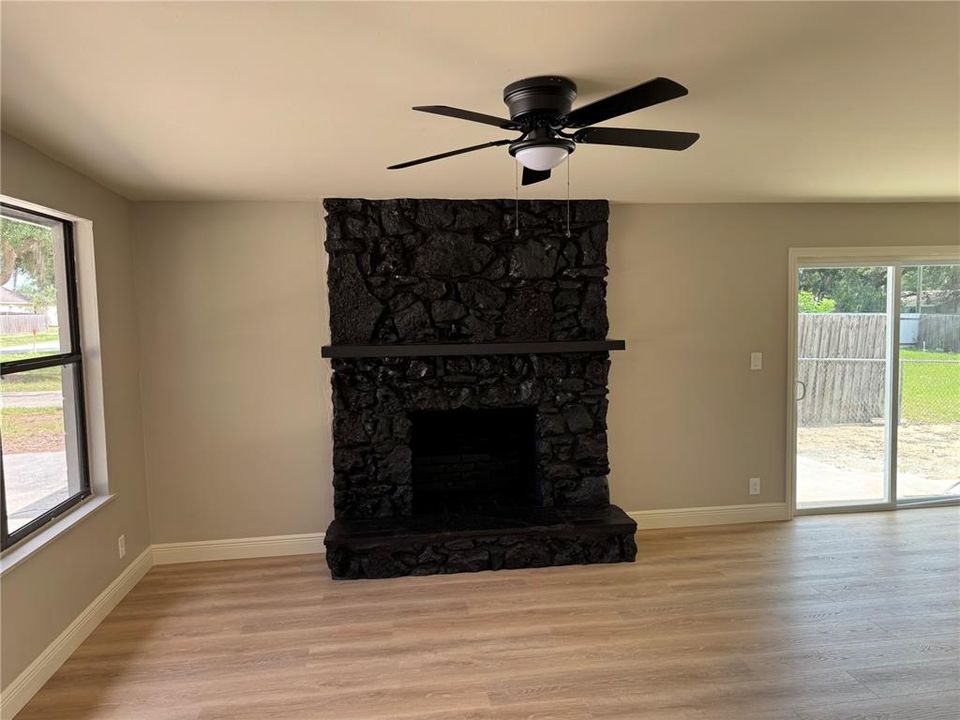 For Rent: $2,300 (3 beds, 2 baths, 1568 Square Feet)