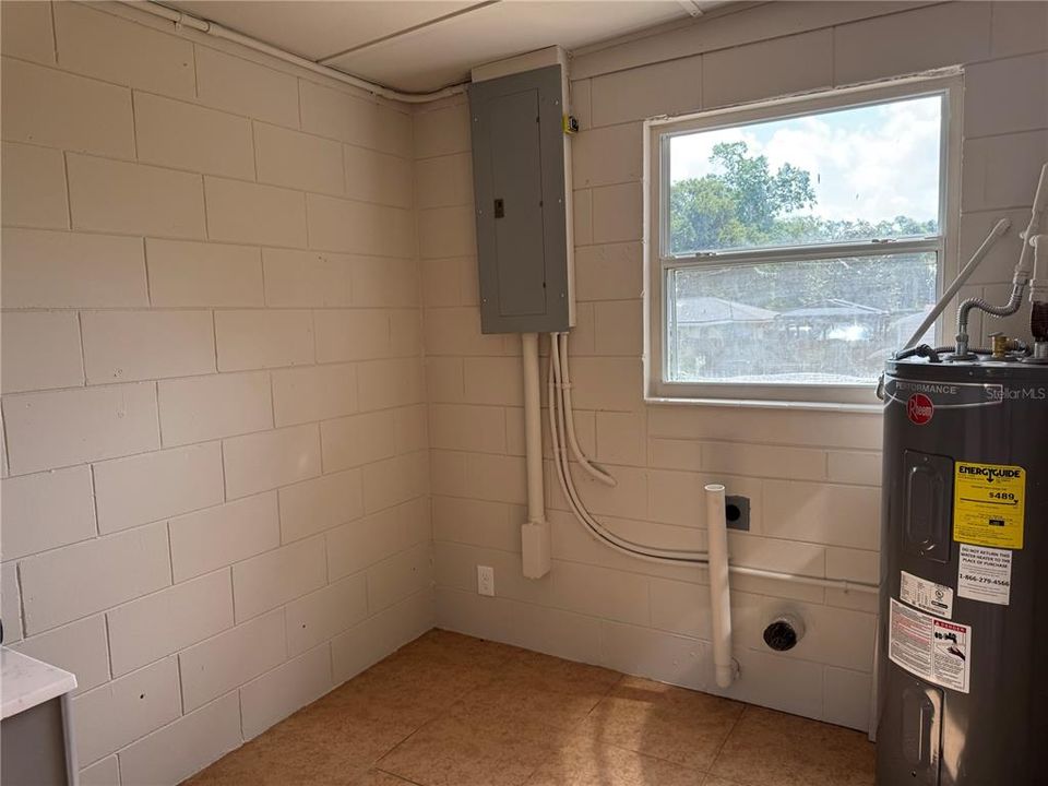 For Rent: $2,300 (3 beds, 2 baths, 1568 Square Feet)