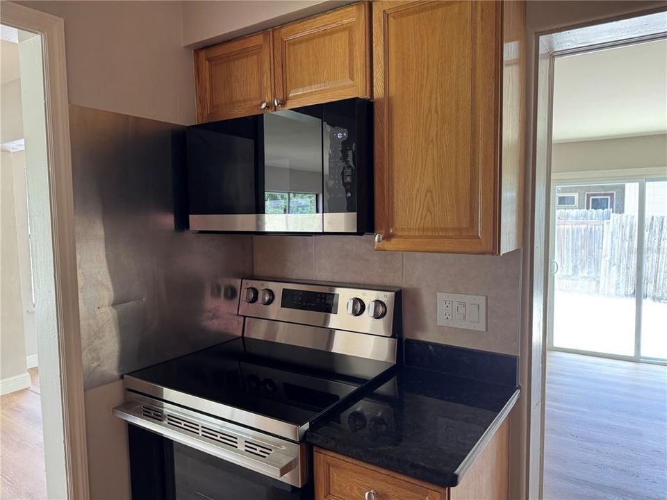 For Rent: $2,300 (3 beds, 2 baths, 1568 Square Feet)