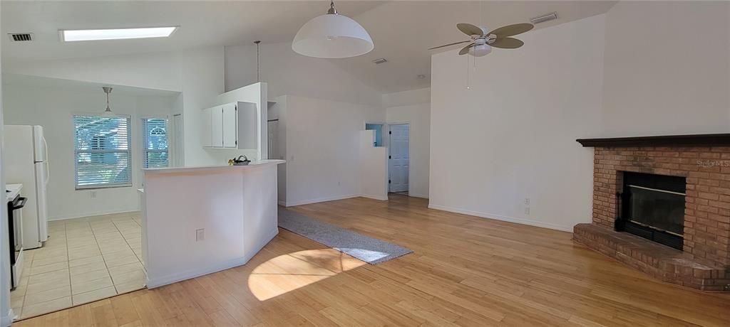 For Rent: $2,375 (3 beds, 2 baths, 1853 Square Feet)