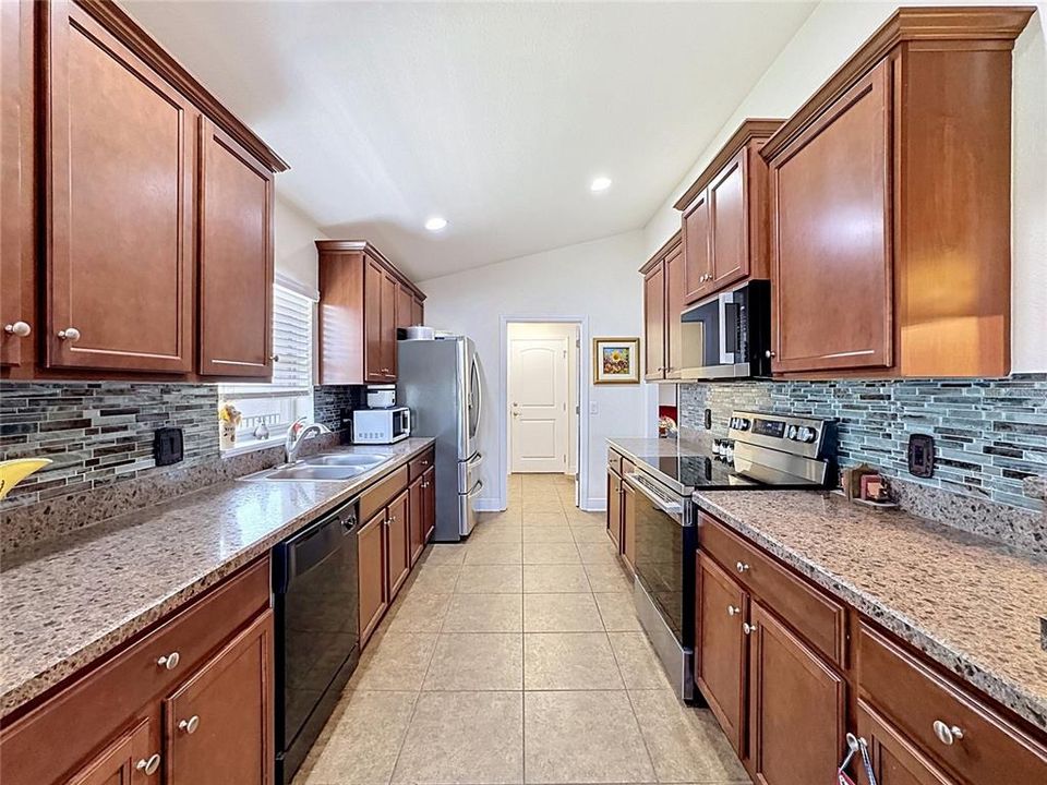 En Venta: $329,999 (3 camas, 2 baños, 1955 Pies cuadrados)