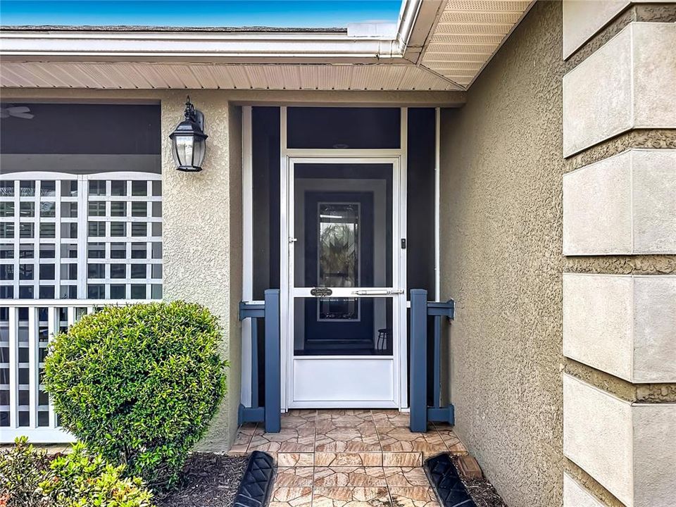En Venta: $329,999 (3 camas, 2 baños, 1955 Pies cuadrados)