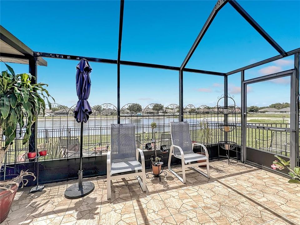 En Venta: $329,999 (3 camas, 2 baños, 1955 Pies cuadrados)