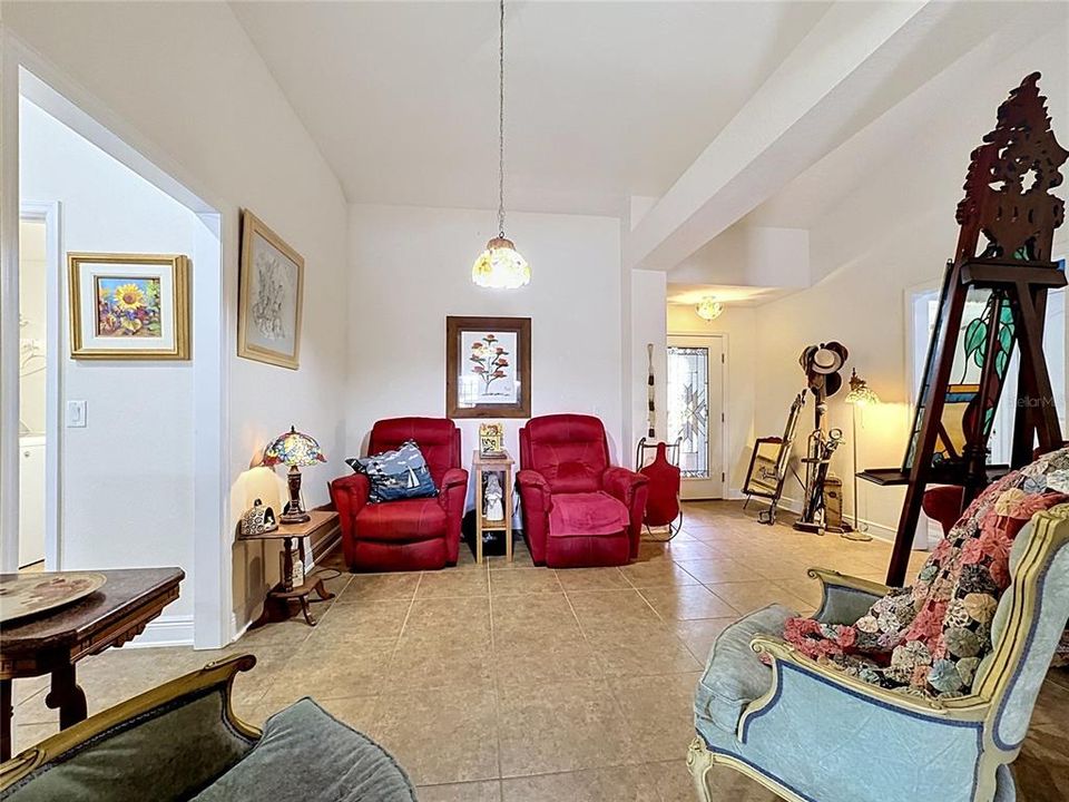En Venta: $329,999 (3 camas, 2 baños, 1955 Pies cuadrados)