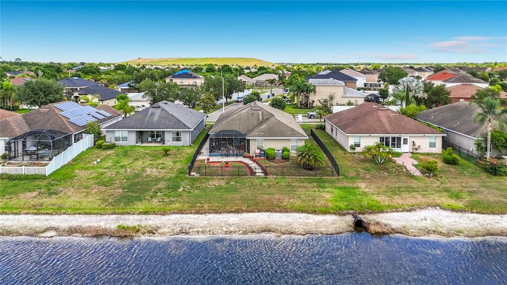 En Venta: $329,999 (3 camas, 2 baños, 1955 Pies cuadrados)
