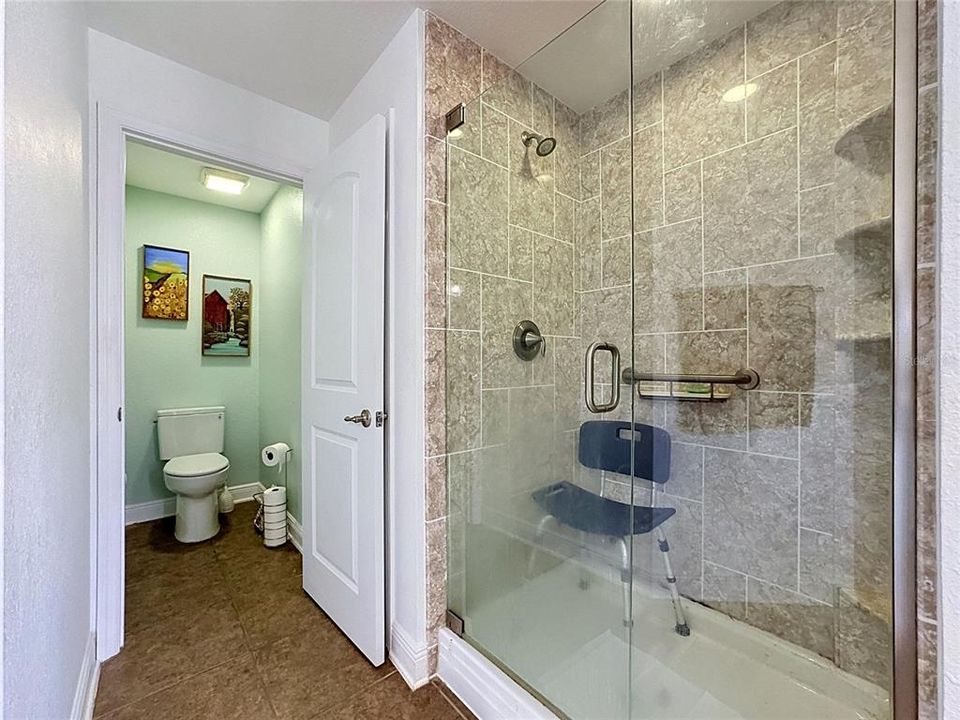 En Venta: $329,999 (3 camas, 2 baños, 1955 Pies cuadrados)