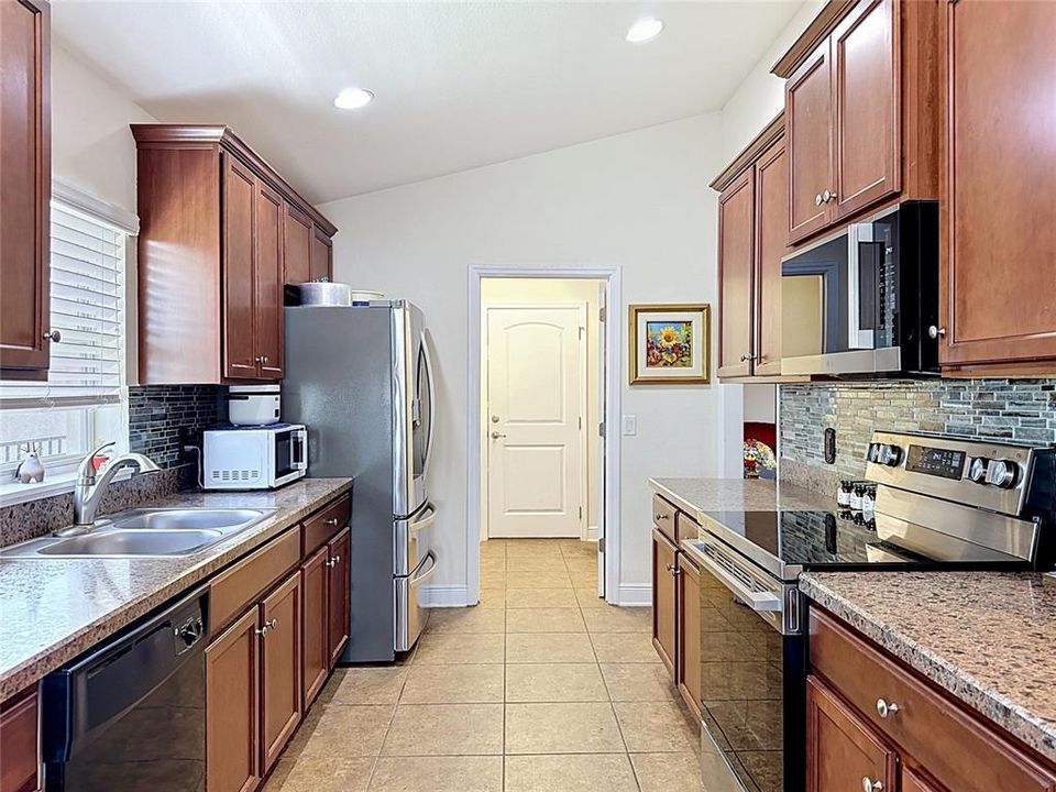 En Venta: $329,999 (3 camas, 2 baños, 1955 Pies cuadrados)