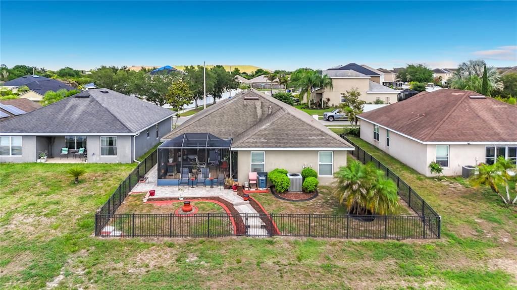 En Venta: $329,999 (3 camas, 2 baños, 1955 Pies cuadrados)